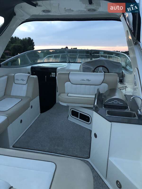 Моторная яхта Sea Ray 310 Sundancer 2012 в Киеве фото 4 Моторная яхта Sea Ray 310 Sundancer 2012 в Киеве