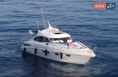 Моторна яхта SeaLine C390 2004 в Черкасах