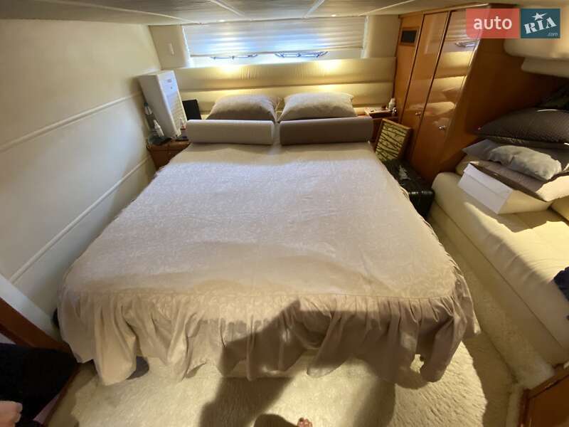 Моторная яхта SeaLine S42 2004 в Киеве фото 15 Моторная яхта SeaLine S42 2004 в Киеве