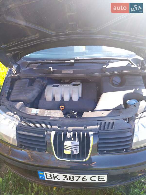 Минивэн SEAT Alhambra 2007 в Дубно