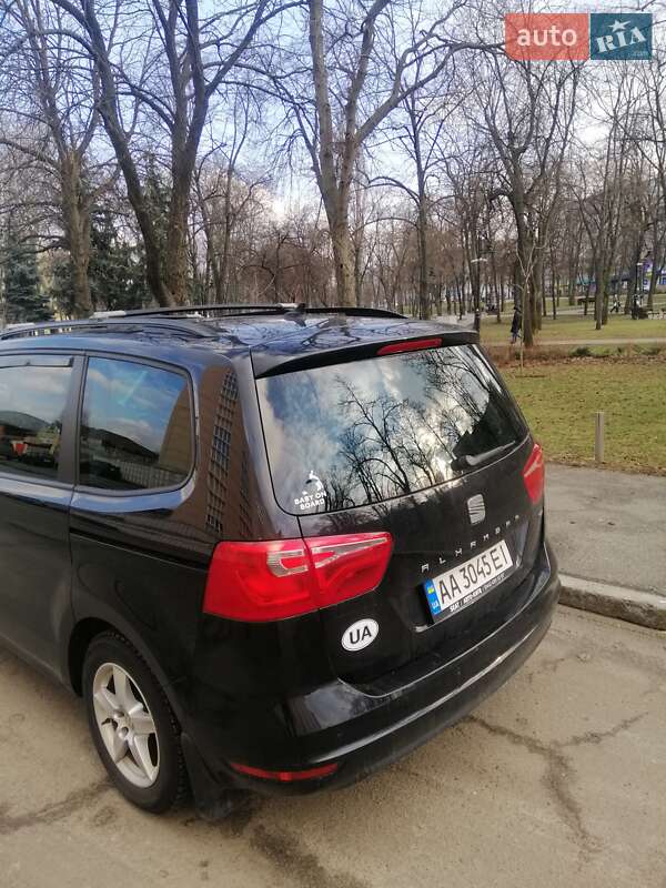 Минивэн SEAT Alhambra 2015 в Киеве