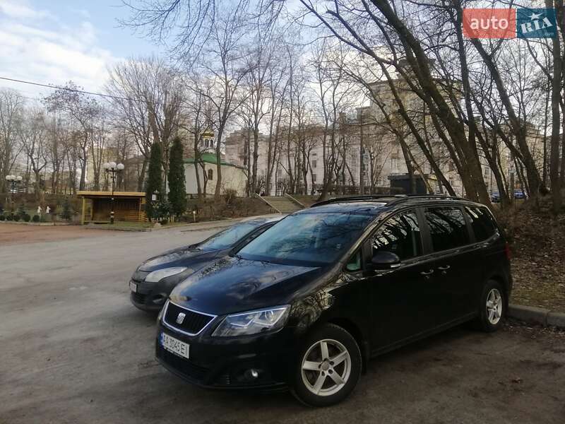 Минивэн SEAT Alhambra 2015 в Киеве