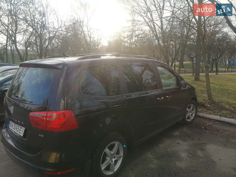 Минивэн SEAT Alhambra 2015 в Киеве