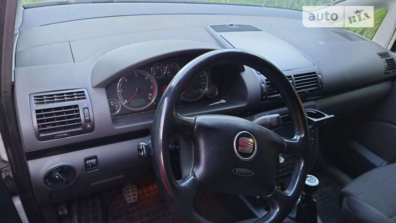 Минивэн SEAT Alhambra 2010 в Ужгороде
