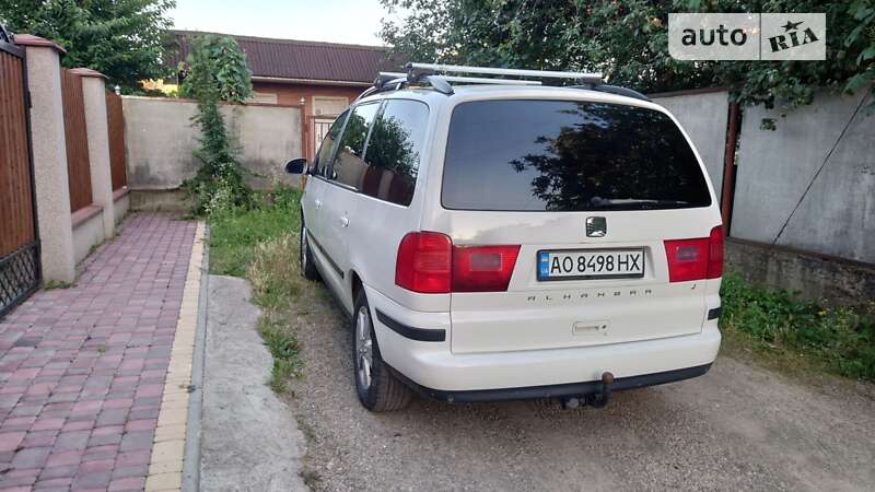 Минивэн SEAT Alhambra 2010 в Ужгороде
