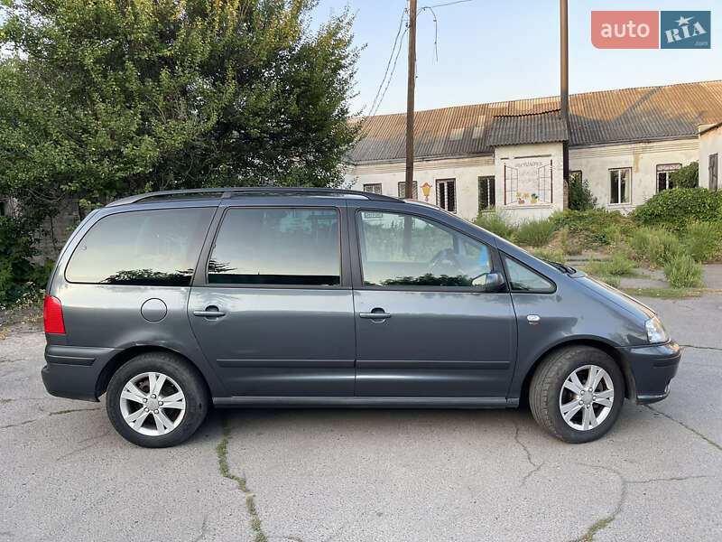 Минивэн SEAT Alhambra 2008 в Новоархангельске