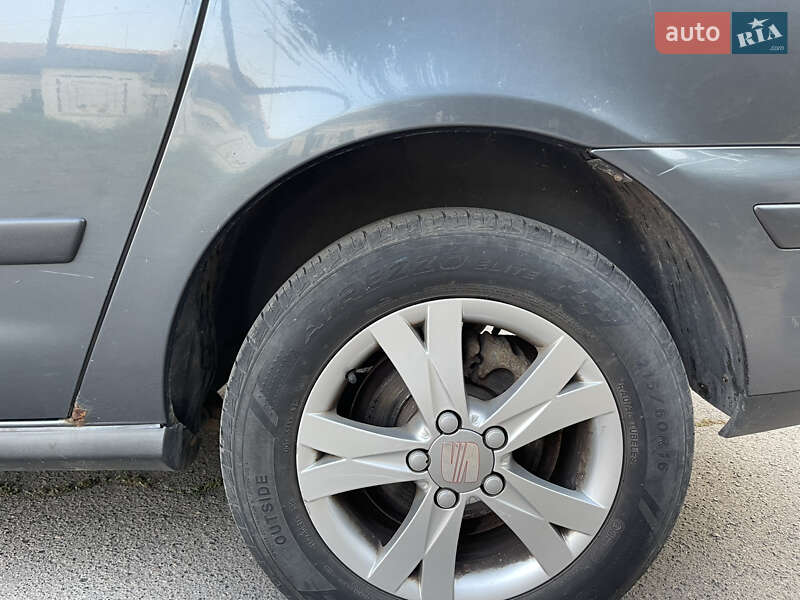 Минивэн SEAT Alhambra 2008 в Новоархангельске