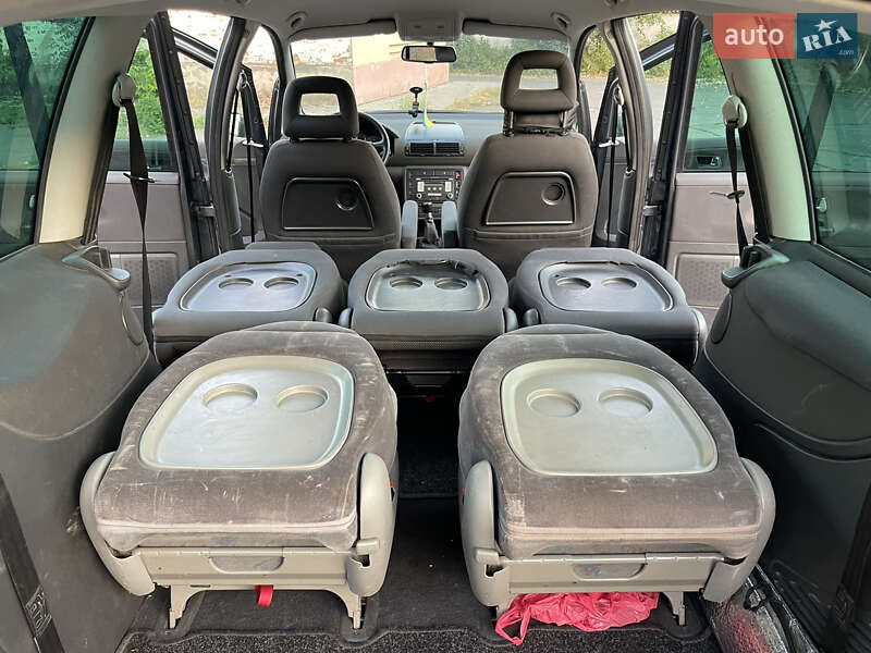 Минивэн SEAT Alhambra 2008 в Новоархангельске фото 32 Минивэн SEAT Alhambra 2008 в Новоархангельске