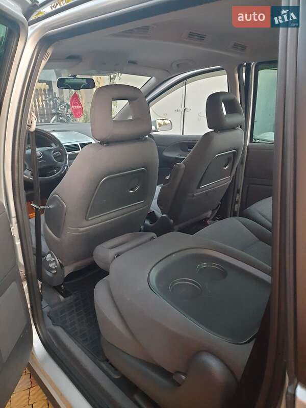 Минивэн SEAT Alhambra 2008 в Иршаве