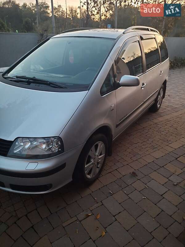Минивэн SEAT Alhambra 2008 в Иршаве