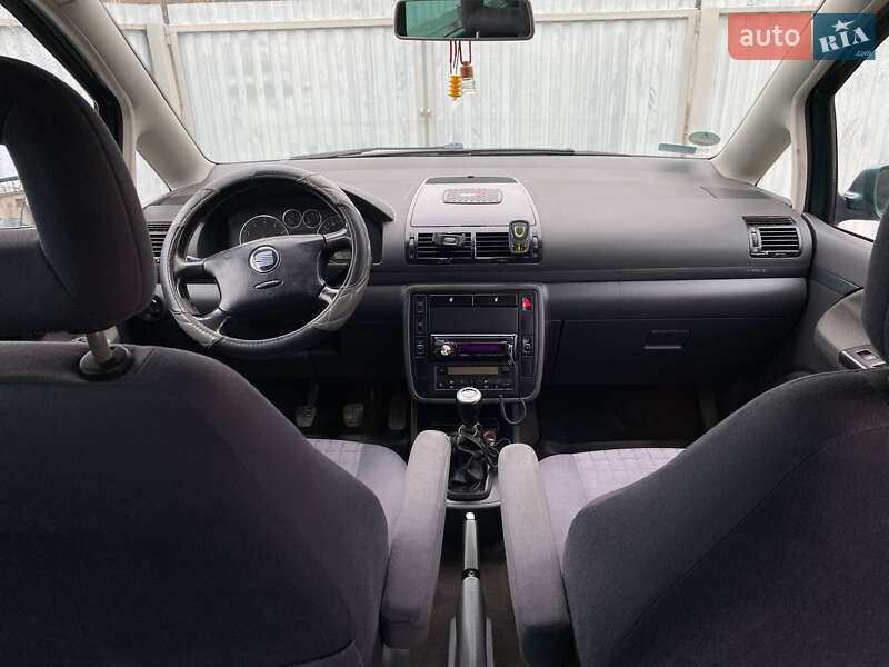 Минивэн SEAT Alhambra 2002 в Баре