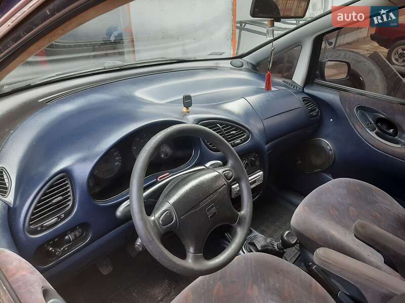 Мінівен SEAT Alhambra 2000 в Івано-Франківську