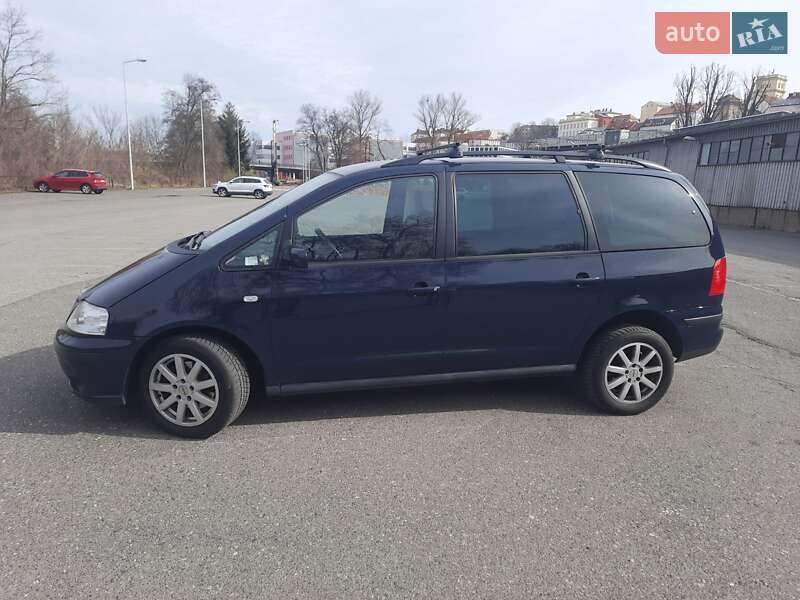 Мінівен SEAT Alhambra 2009 в Києві