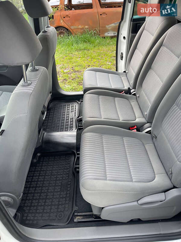 Минивэн SEAT Alhambra 2011 в Тячеве