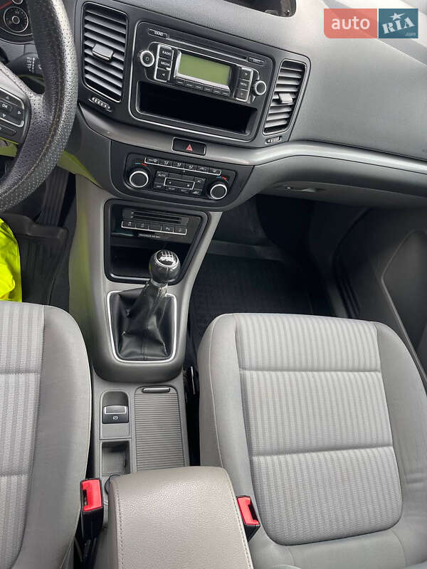 Минивэн SEAT Alhambra 2011 в Тячеве