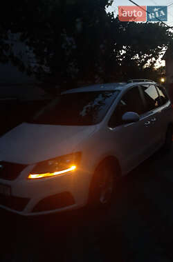 Минивэн SEAT Alhambra 2011 в 