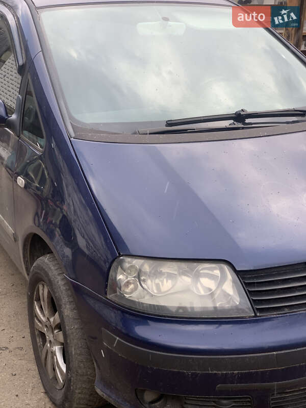 Минивэн SEAT Alhambra 2001 в Одессе