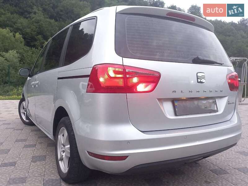 Минивэн SEAT Alhambra 2010 в Нижних Воротах