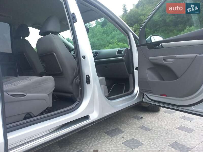 Минивэн SEAT Alhambra 2010 в Нижних Воротах