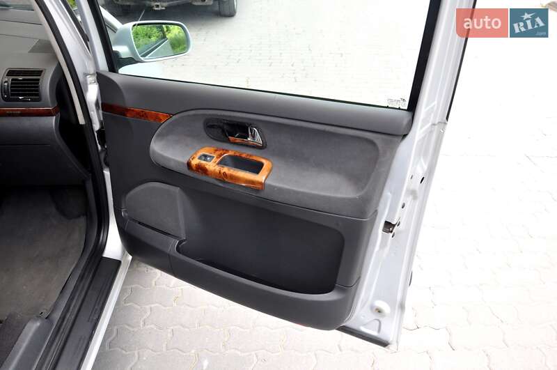 Минивэн SEAT Alhambra 2002 в Львове