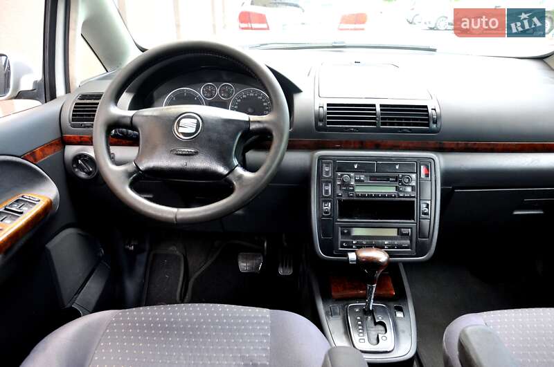 Минивэн SEAT Alhambra 2002 в Львове