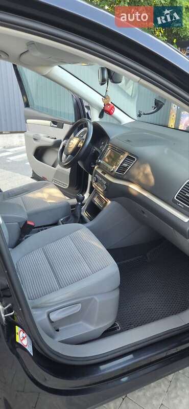 Минивэн SEAT Alhambra 2011 в Ужгороде