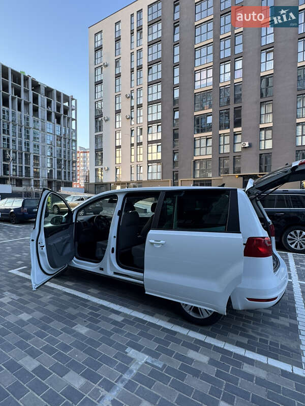 Минивэн SEAT Alhambra 2014 в Млинове