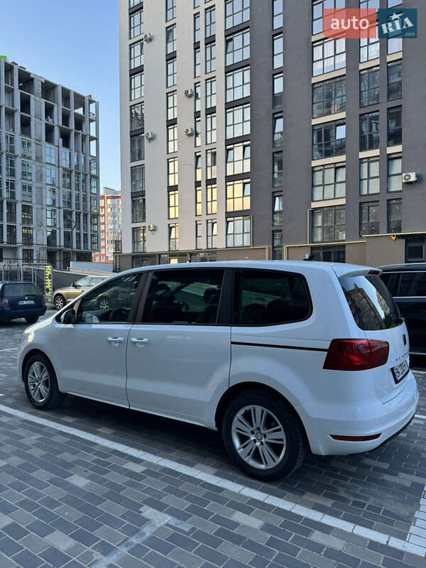 Минивэн SEAT Alhambra 2014 в Млинове
