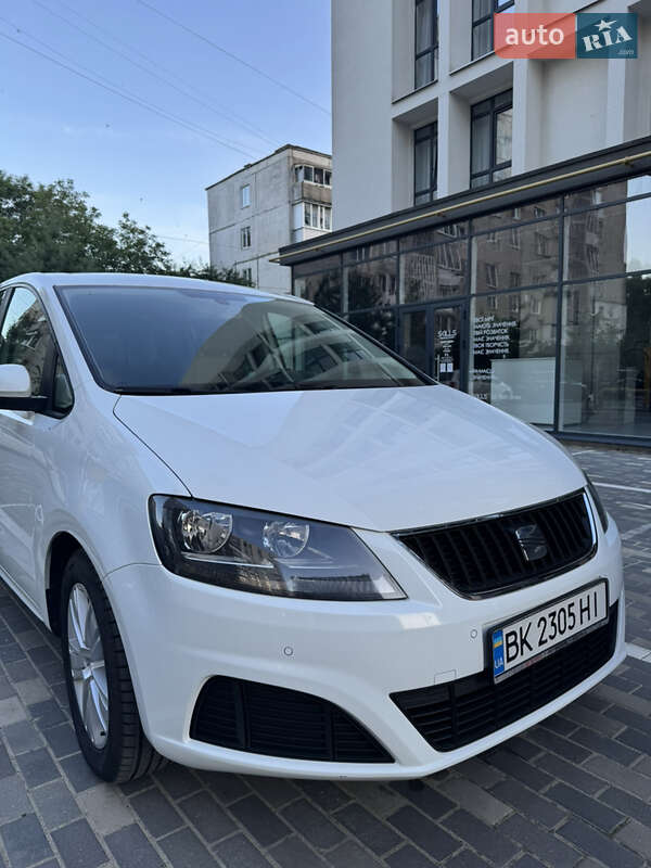 Минивэн SEAT Alhambra 2014 в Млинове