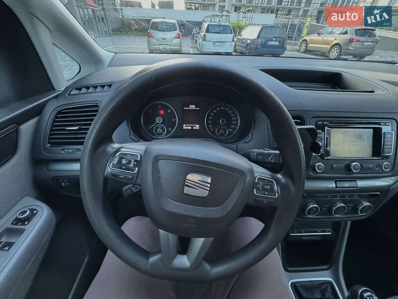 Минивэн SEAT Alhambra 2014 в Млинове