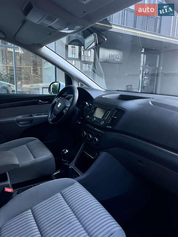 Минивэн SEAT Alhambra 2014 в Млинове