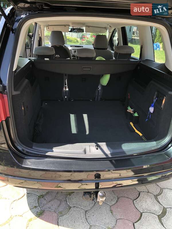 Мінівен SEAT Alhambra 2010 в Долині