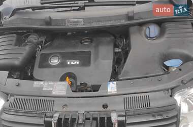 Мінівен SEAT Alhambra 2009 в 