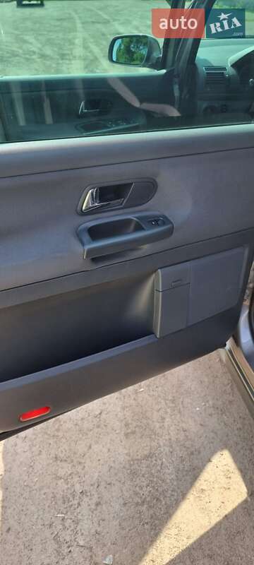 Минивэн SEAT Alhambra 2007 в Городке