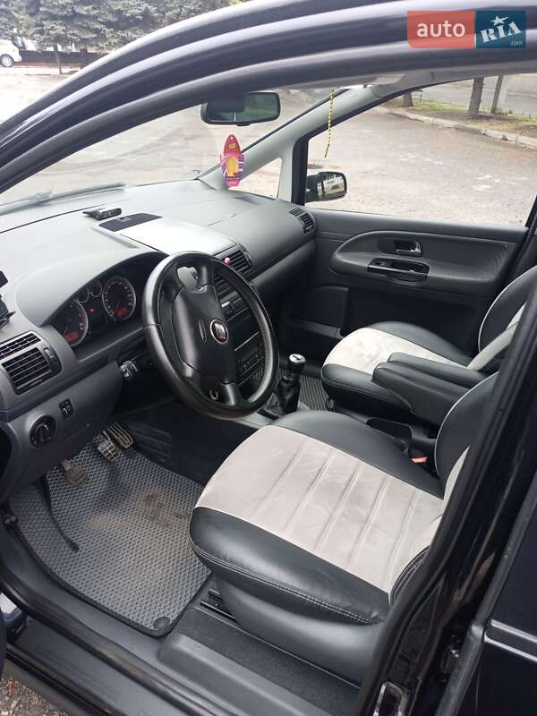 Минивэн SEAT Alhambra 2007 в Вознесенске