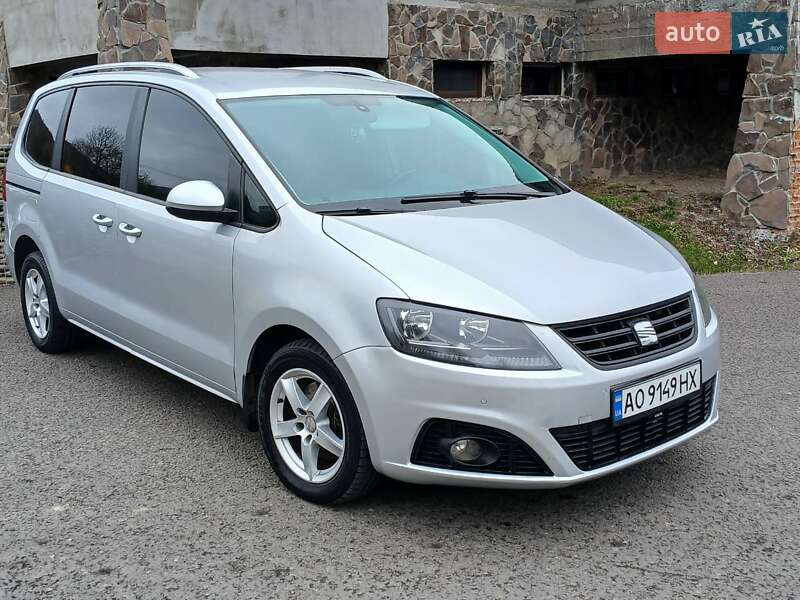 Минивэн SEAT Alhambra 2010 в Нижних Воротах
