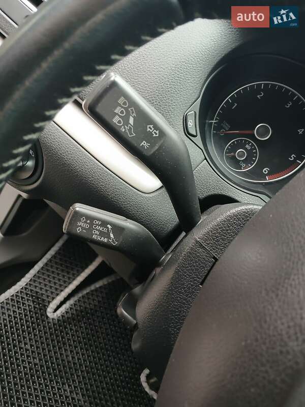 Минивэн SEAT Alhambra 2010 в Нижних Воротах