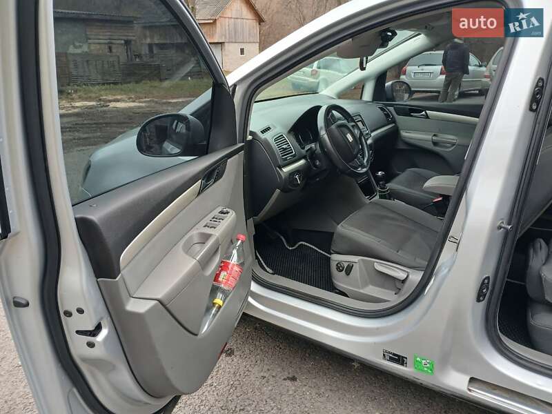 Минивэн SEAT Alhambra 2010 в Нижних Воротах
