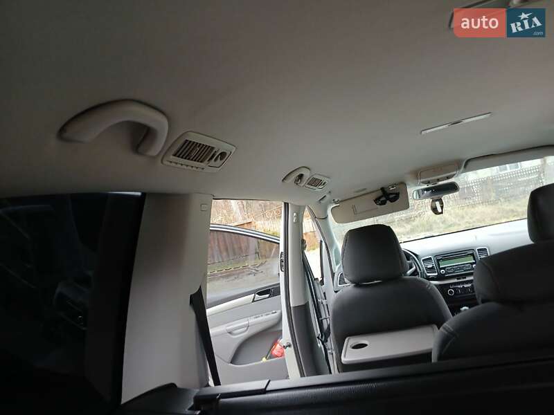 Минивэн SEAT Alhambra 2010 в Нижних Воротах