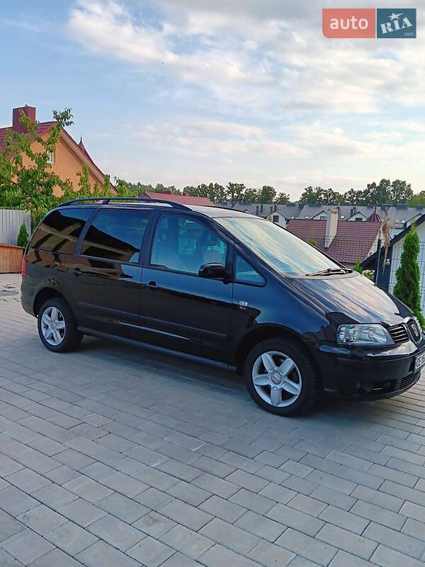 Минивэн SEAT Alhambra 2006 в Черновцах