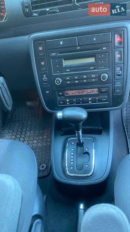 Минивэн SEAT Alhambra 2007 в Черновцах