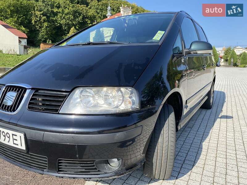 Минивэн SEAT Alhambra 2010 в Львове