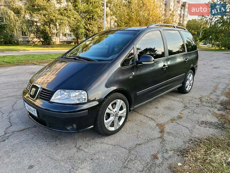 Минивэн SEAT Alhambra 2010 в Кременчуге