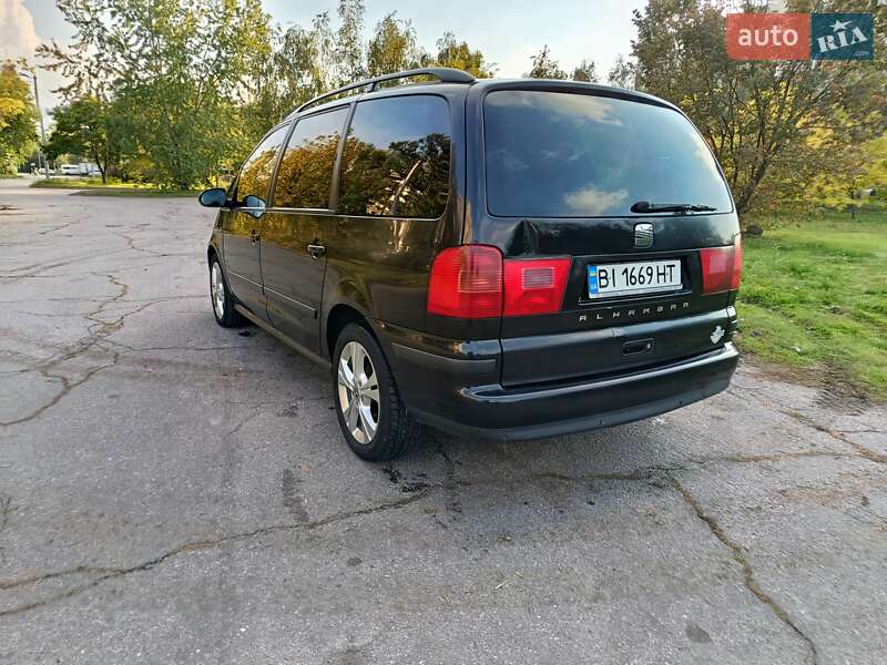 Минивэн SEAT Alhambra 2010 в Кременчуге