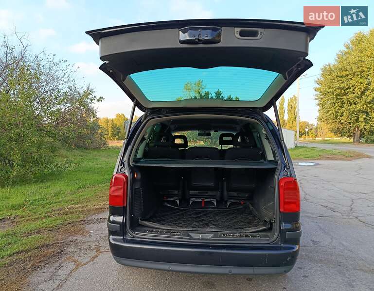 Минивэн SEAT Alhambra 2010 в Кременчуге