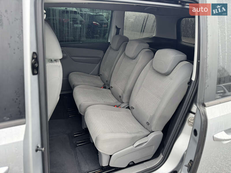 Мінівен SEAT Alhambra 2011 в Сарнах