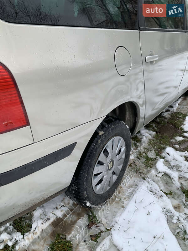 Минивэн SEAT Alhambra 2001 в Ровно