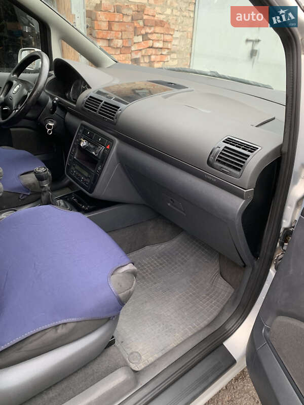 Минивэн SEAT Alhambra 2001 в Ровно