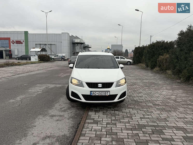 Минивэн SEAT Alhambra 2011 в Тячеве