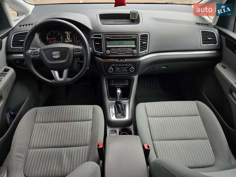 Минивэн SEAT Alhambra 2012 в Киеве
